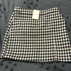 Skies are Blue • Stitch Fix • NWT Houndstooth Mini Skirt size Small